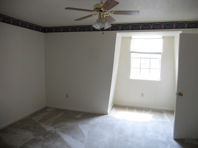 Bedroom - Pine Grove Apartments