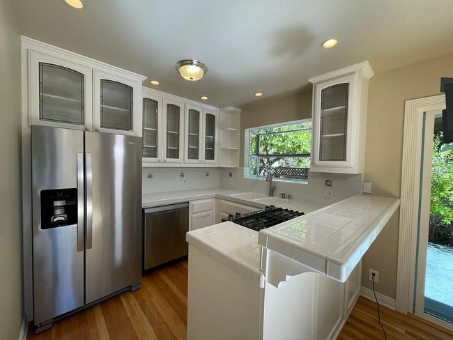 Building Photo - 36-138 Finger