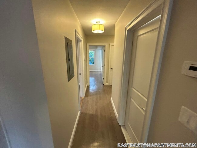 Photo - 194 Maverick St Unidad 3