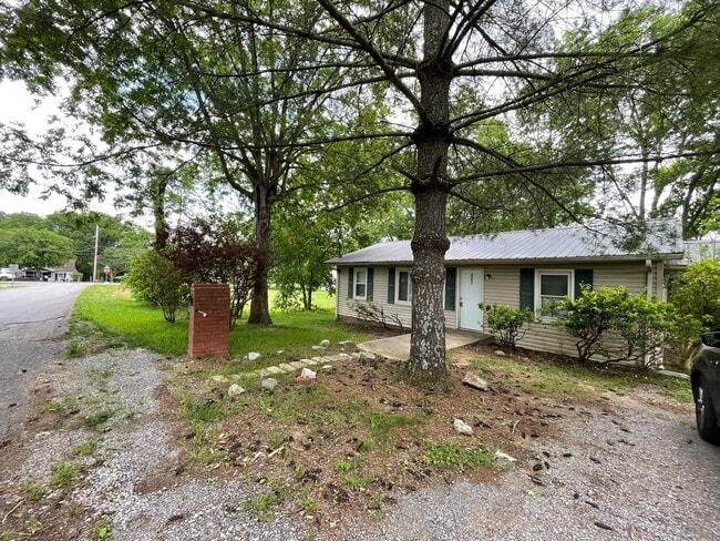 3-Bedroom Home for Rent – Big Yard & Moder... - 3-Bedroom Home for Rent – Big Yard & Moder...