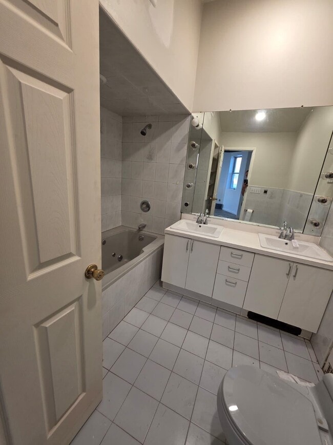 Photo - 1405 43rd St