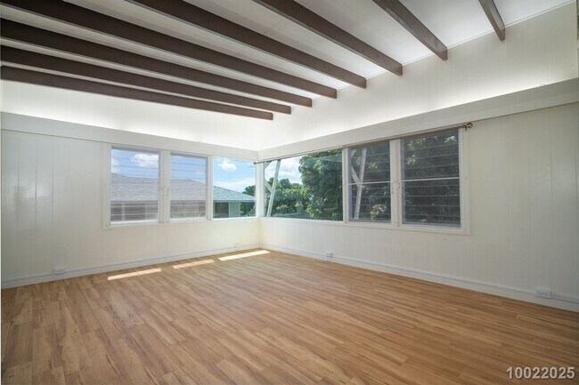 Photo - Partially Renovated Upstairs 3 BD 1 BA home in Aiea ($300 off the first month’s rent if moved in ...