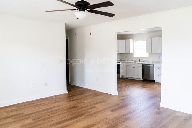 Photo - 4140 Briggs Loop