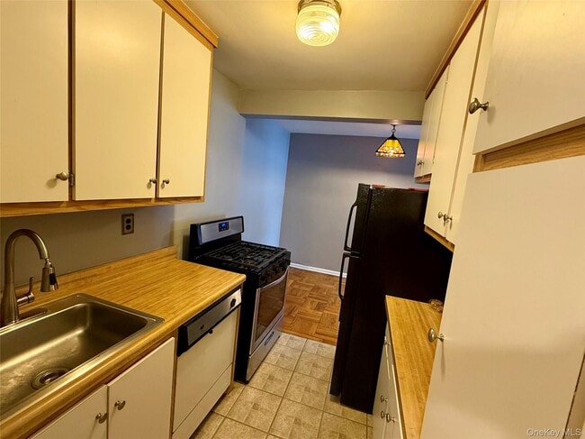 Photo - 277 Bronx River Rd Unit 3M