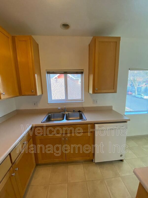 Photo - 1426 Henry St