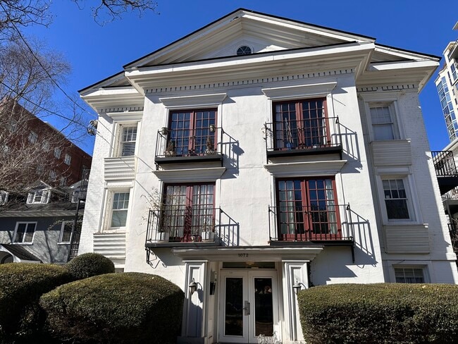 Entrace to building - 1072 Piedmont Ave NE Unit 205