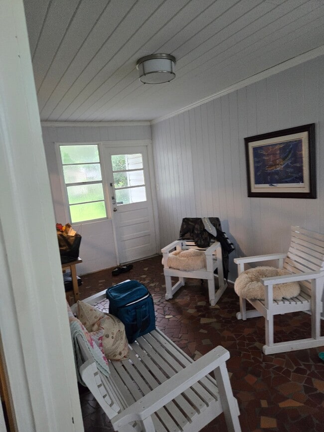 Photo - 812 Chatfield St