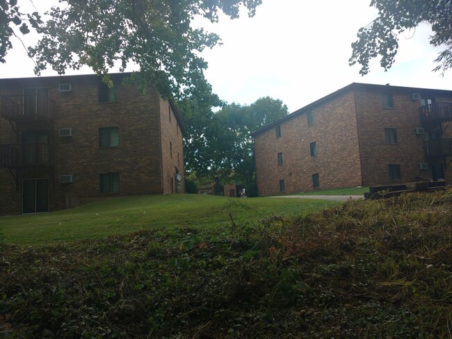 Photo - Cedar Creek Apartments-Oshkosh
