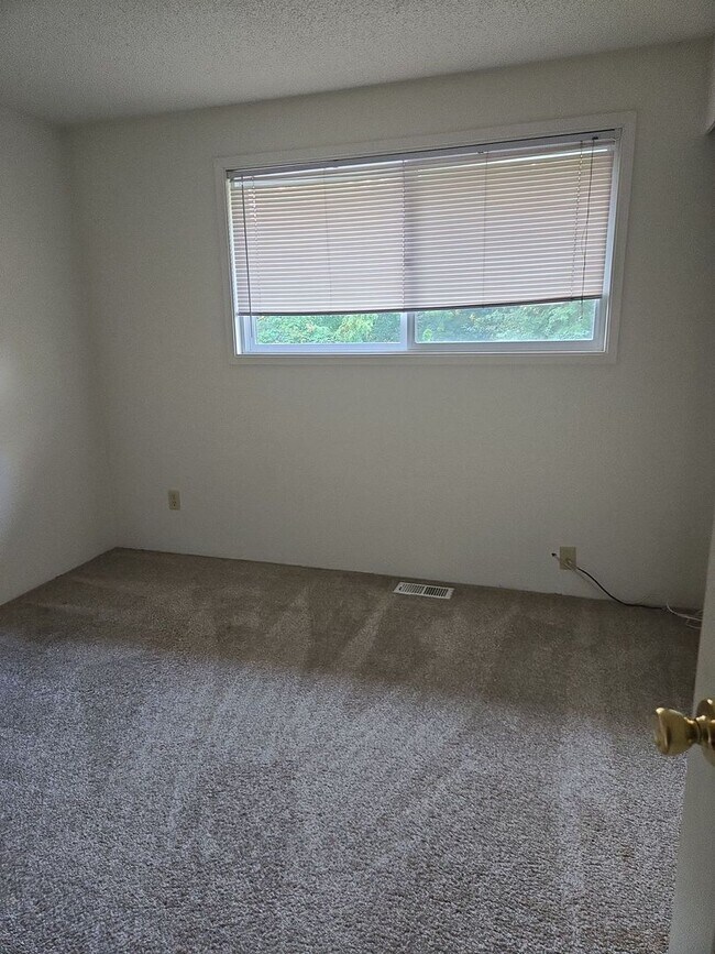 Photo - PRELEASING NOW: Large 6 bed/2 bath home!