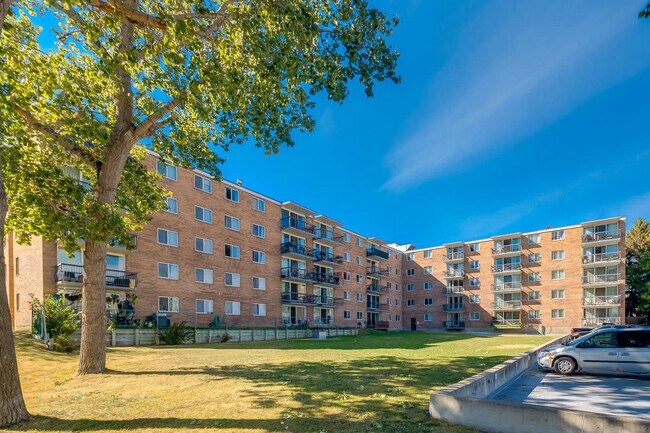 Photo - Elkwater Apartments