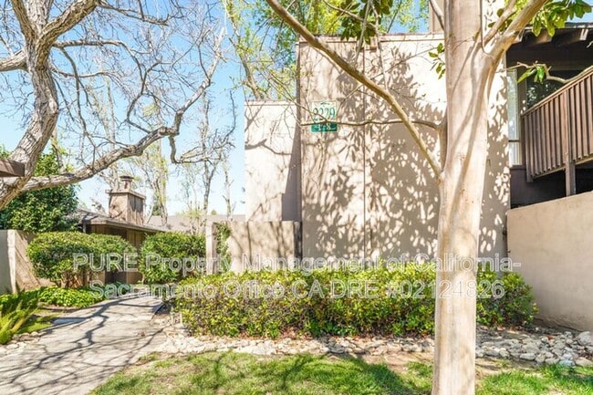 Photo - 2229 Woodside Ln