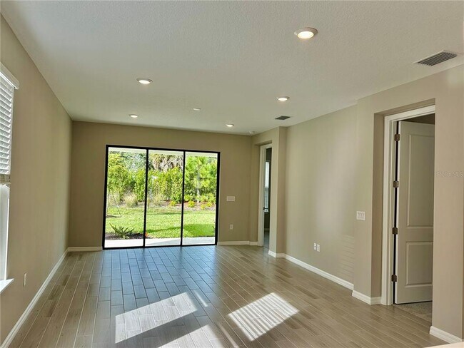 Photo - 15109 Shady Palms Ln