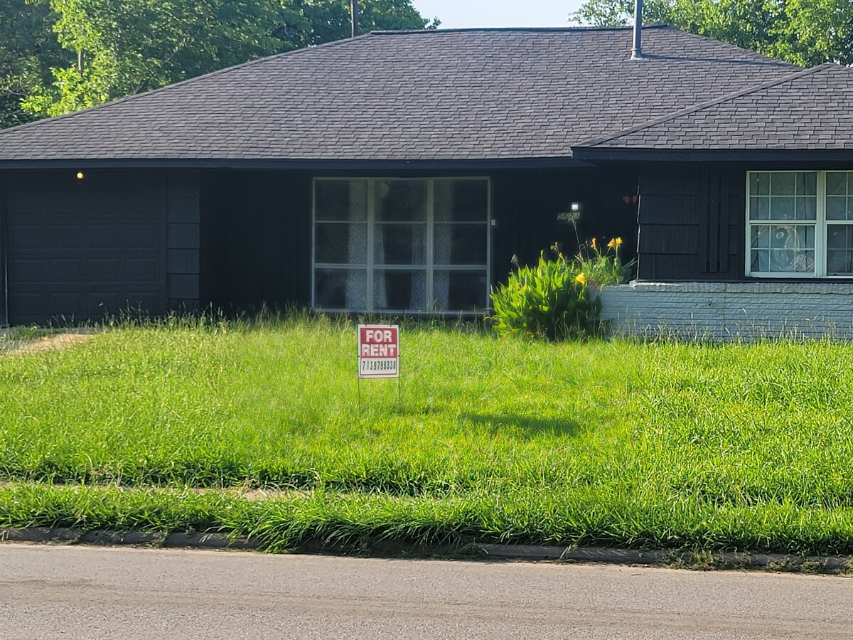 Photo - 5623 Bellfort Ave