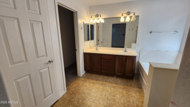 Photo - 4750 S Antonio