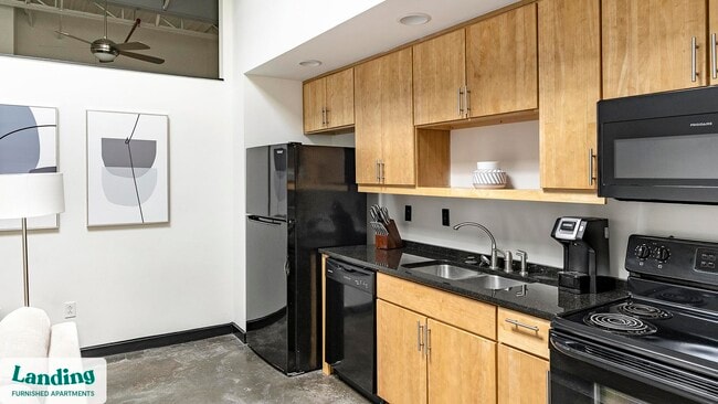 Photo - 700 Everett St Unidad 2148.1404942