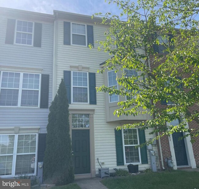 Photo - 654 Luthardt Rd Townhome