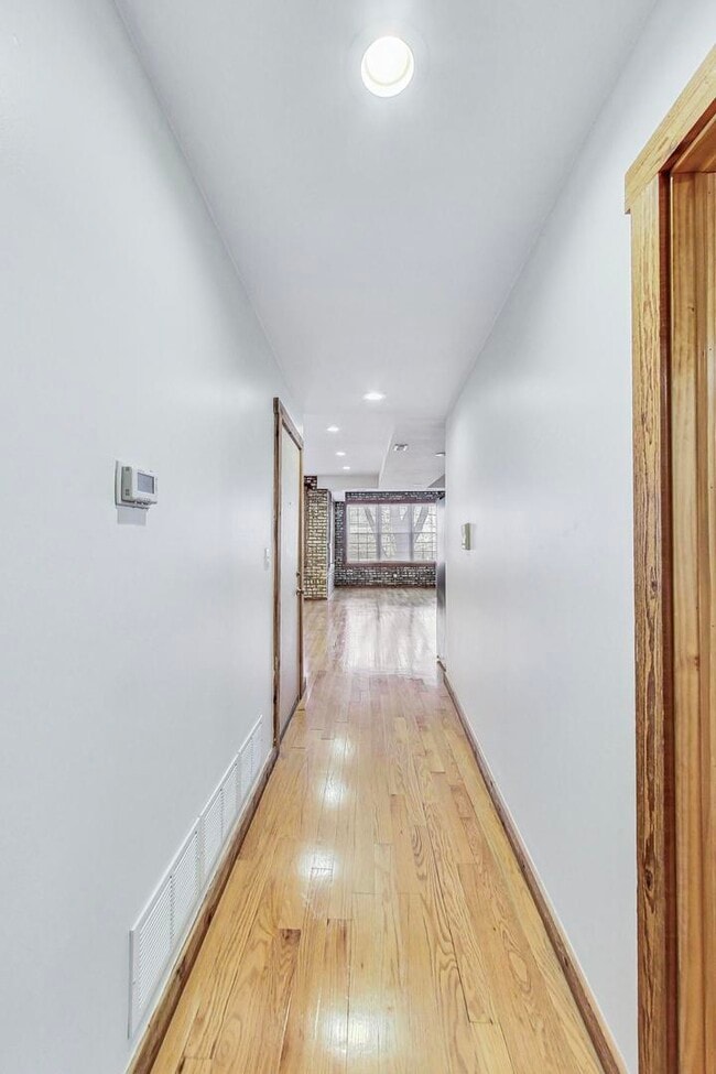 Photo - 2705 W Hirsch St