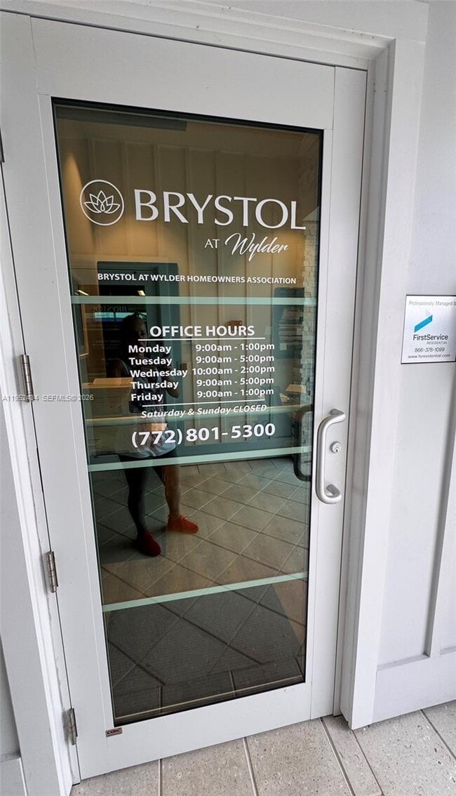 Photo - 6712 Cloverdale Ave