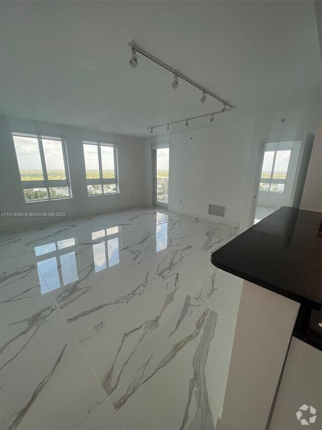 Building Photo - 7350 SW 89th St Unit 2011S Rental