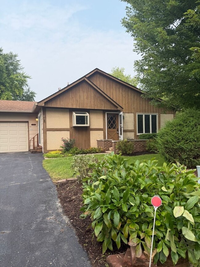 Photo - 1811 Hazelwood Dr