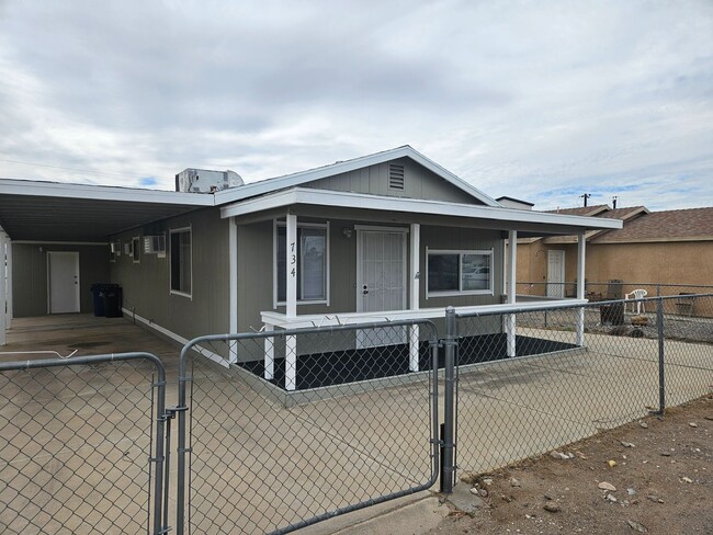 Building Photo - Newly Remodeled 3 Bedroom in Bullhead City