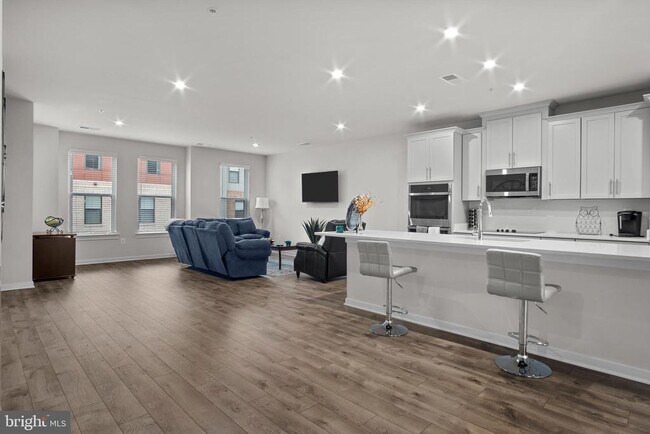 Photo - 44579 Wolfhound Sq Townhome