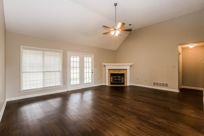 Photo - 1438 Clockshop Dr