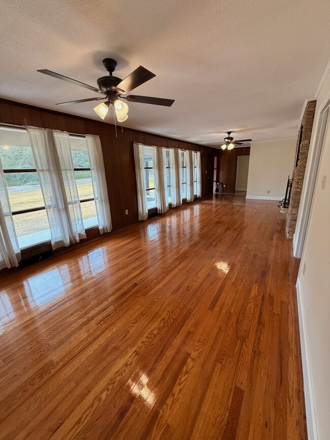 Photo - 508 N Main St