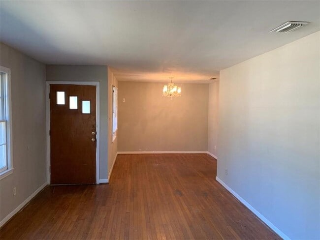 Photo - 5551 Central Blvd