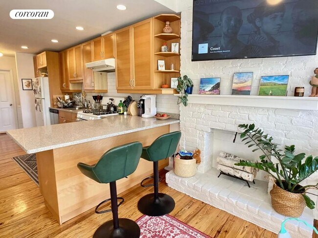 Photo - 349 Warren St