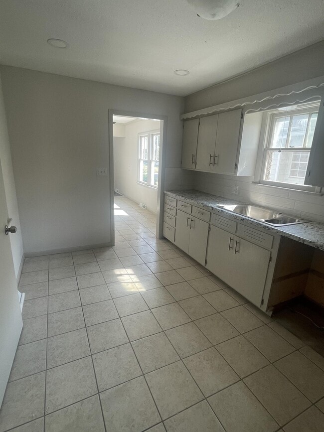 Building Photo - 1431 Santa Fe S Rental