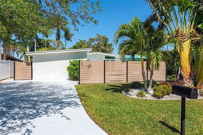 Building Photo - 1971 Holiday Ln Rental
