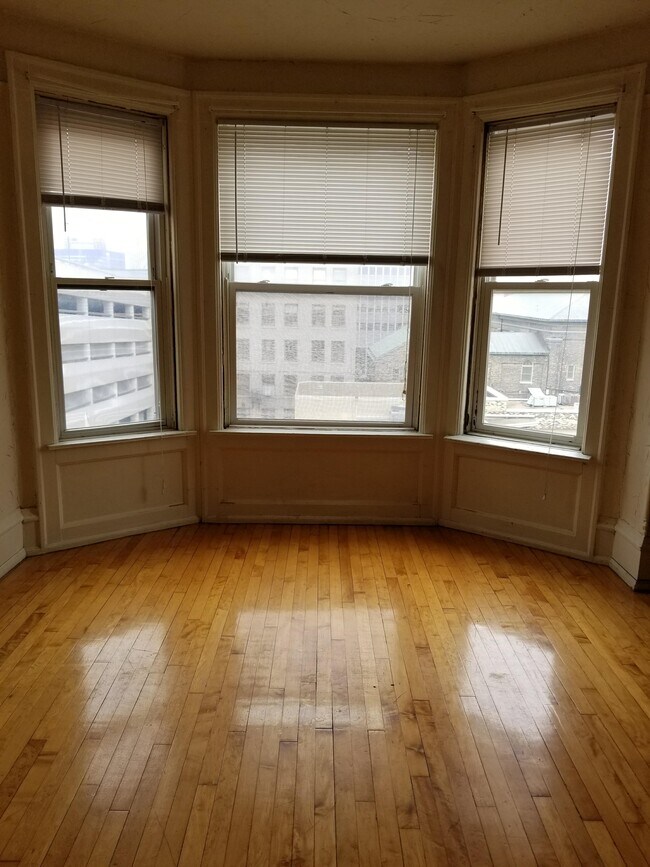 Photo - 828 N Milwaukee St Unidad 1