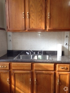 Building Photo - 1944 W Chicago Ave Unit 3rd Rental