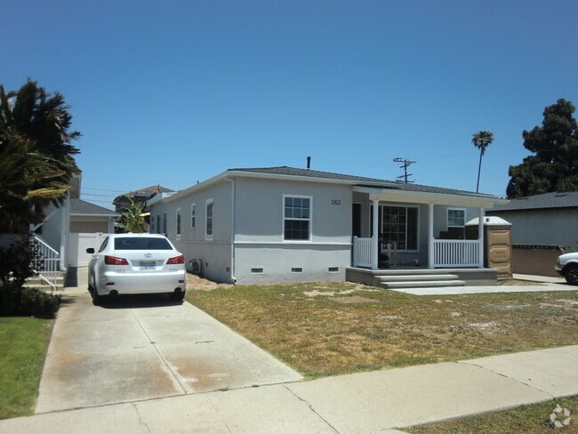 Building Photo - 1907 W 154th Pl Rental