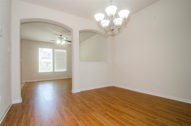 Building Photo - 3939 Calgary Cir