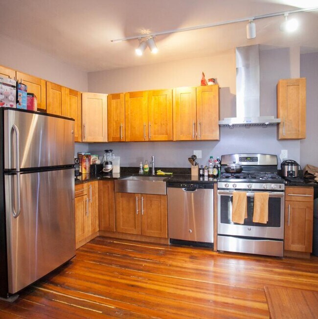 Photo - 173 Rindge Ave Unidad #3R