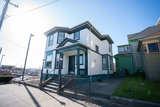 369 8th St Unidad B