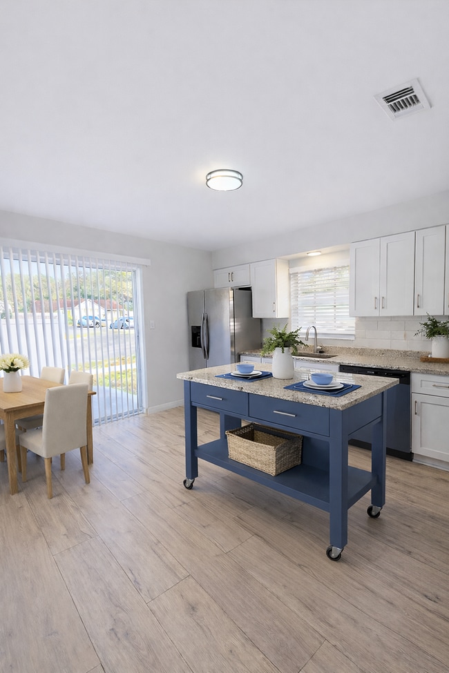 Photo - 1097 Laurel Oaks Ct