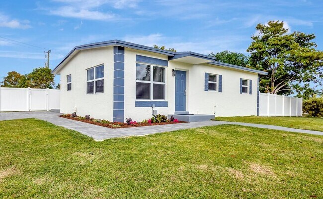 Photo - 1335 Lee St