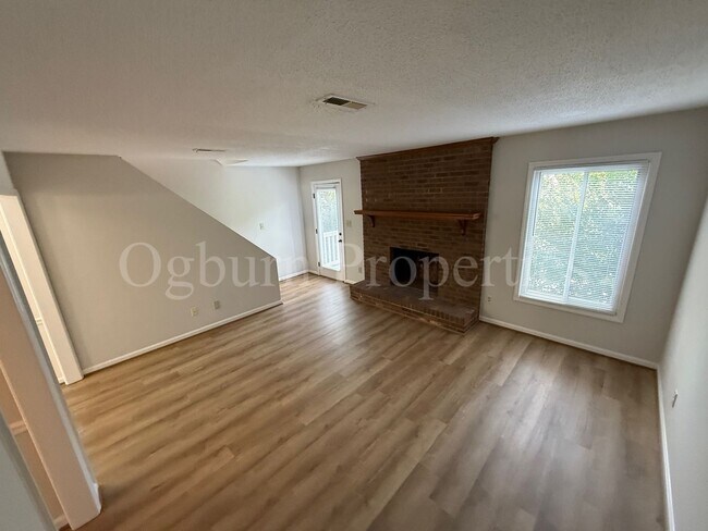 Photo - 1905 Winding Ridge Ct