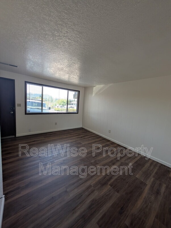 Photo - 2953 W Lorraine Ave