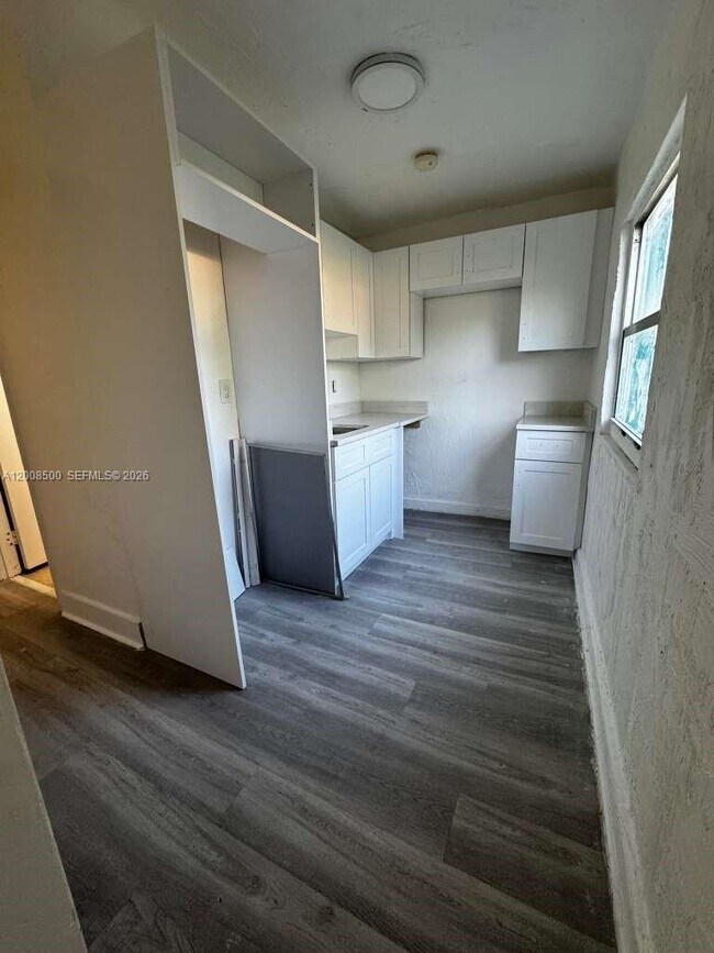 Photo - 1121 NW 40th St Unit 1