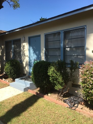 2411 Oak Street, Unit B - 2411 Oak St Unit B