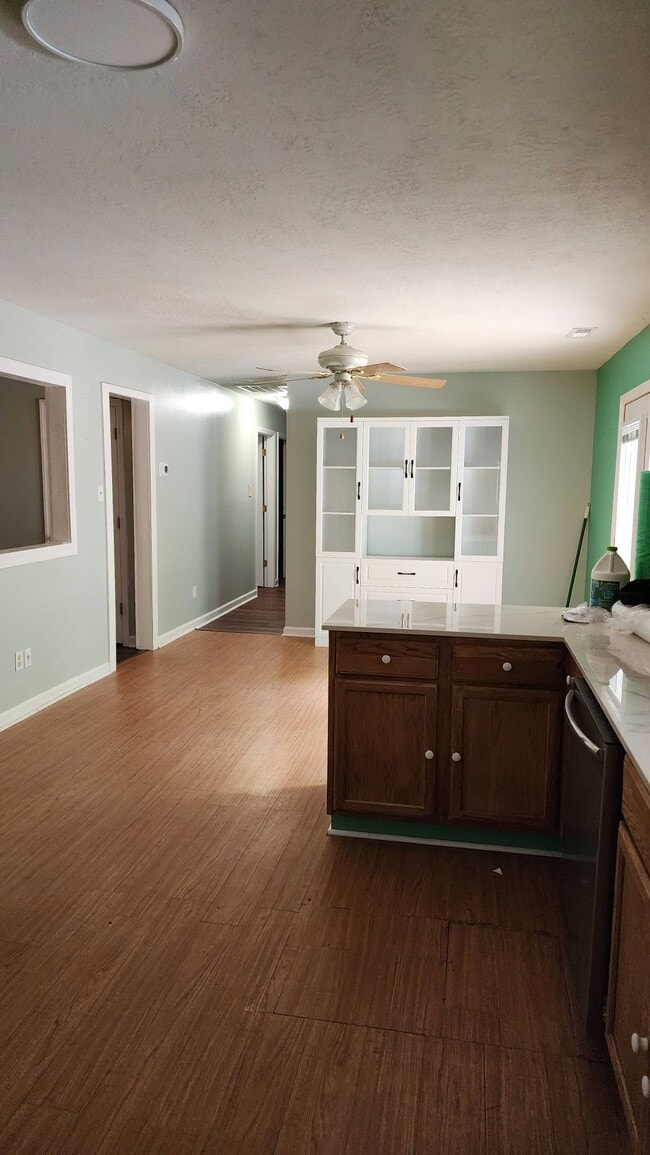 Building Photo - 51 Belleview Rd Rental