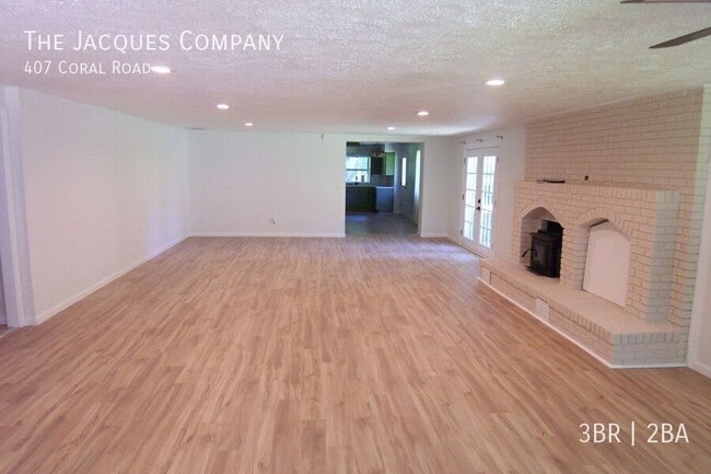 407 Coral Rd