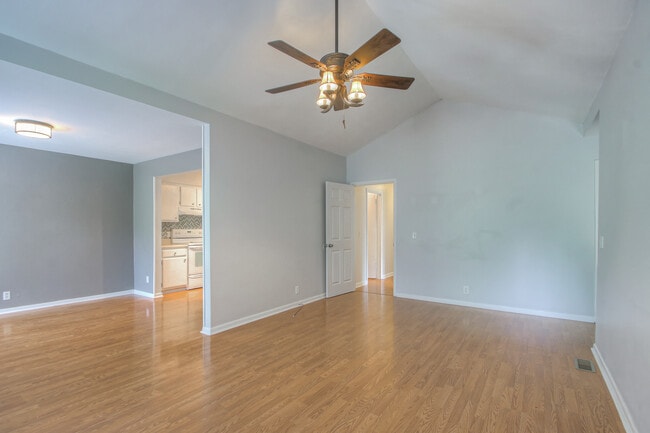 Building Photo - 104 Doral Ct Rental