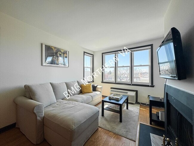 Photo - 3217 Wisconsin Ave NW