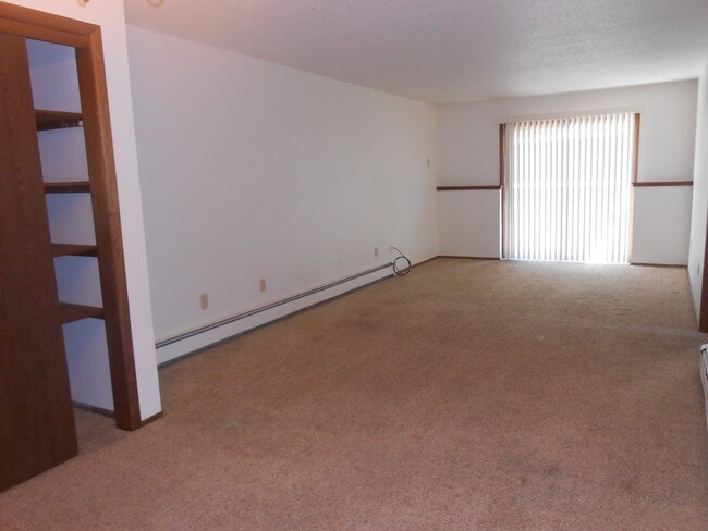 Building Photo - 3154 Lakeside Dr Unit 104 Rental
