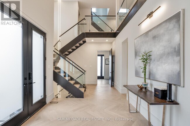 Photo - 1019 Strathy Ave